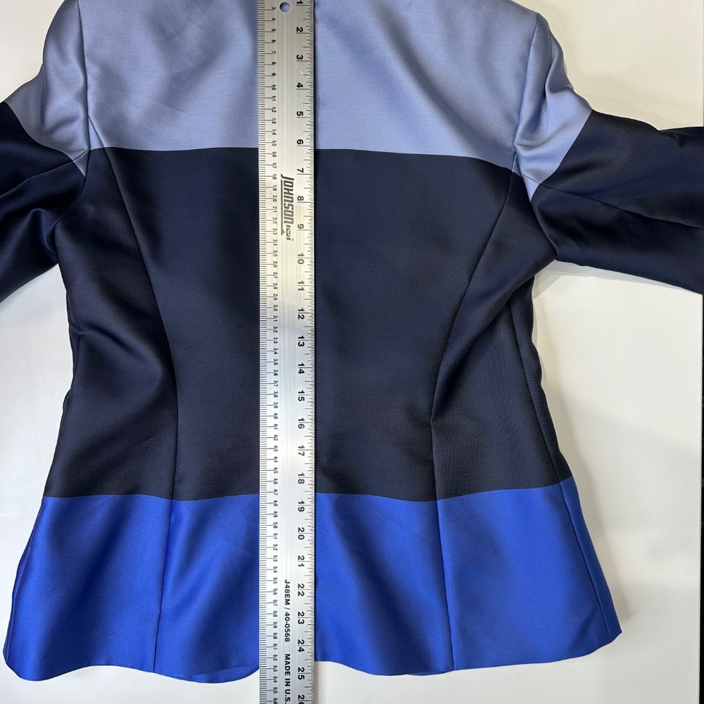 Escada Stylish Colorblock Blazer in Blues. Size 40. Lined. Like new! - Picture 5 of 13